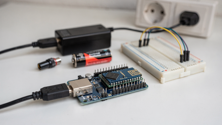 Питание ESP32 через USB, 5V и 3.3V: что можно и чего нельзя делать